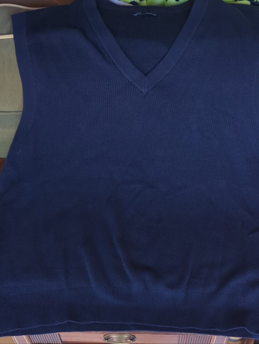 GAP Men's Dark Navy V-Neck Knit Vest